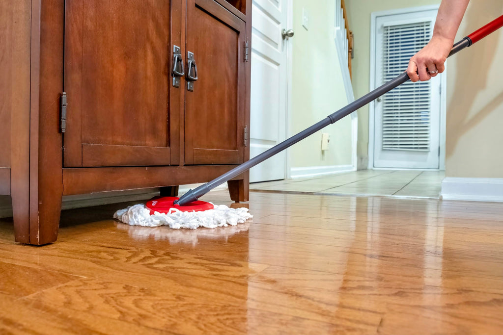 Microfiber Spin Mop & Bucket Floor Cleaning System with 2 Refills N895547